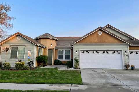 1795 Bettinelli Court, Tulare, CA 93274