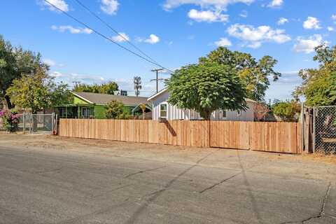 752 Kruger Avenue, Hanford, CA 93230