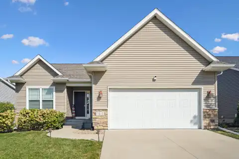 1313 Hummingbird Circle, Waterloo, IA 50702