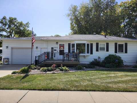 1903 Downing Avenue, Waterloo, IA 50701