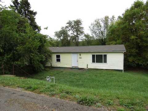 9191 Pine St, Plum, PA 15239