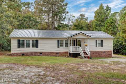 220 Groves Point Circle, Hampstead, NC 28443