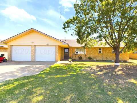 114 Country Club Terrace, Dumas, TX 79029