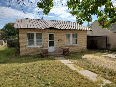 1017 S Eton Street, Perryton, TX 79070