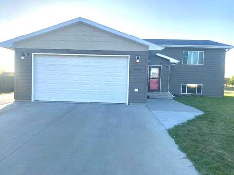 2016 Eagle Street, Aberdeen, SD 57401