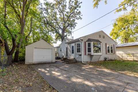 3220 Fleming Avenue, Des Moines, IA 50310