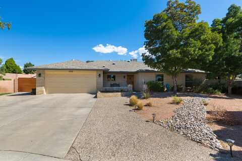 5320 QUEENS Court NE, Albuquerque, NM 87109