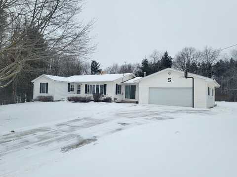 4085 N Cedar Lake Road, Edmore, MI 48829