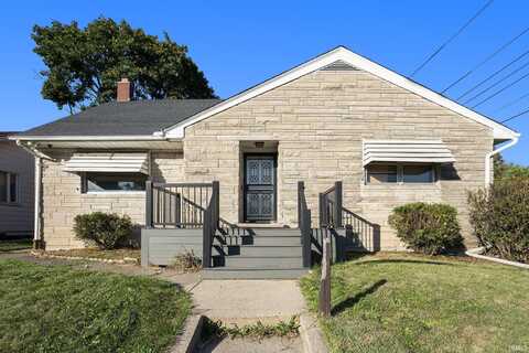 2703 Bonds Avenue, South Bend, IN 46628