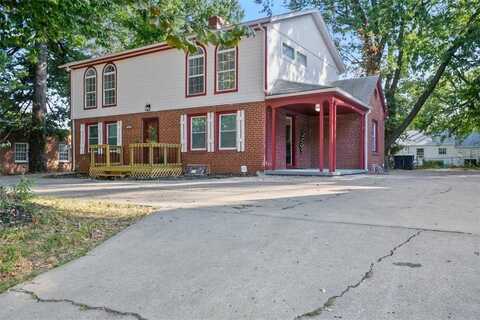 2225 E Gregory Boulevard, Kansas City, MO 64132