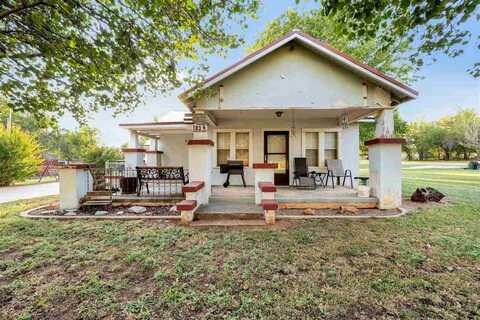 103 3rd Ave, Sterling, OK 73541