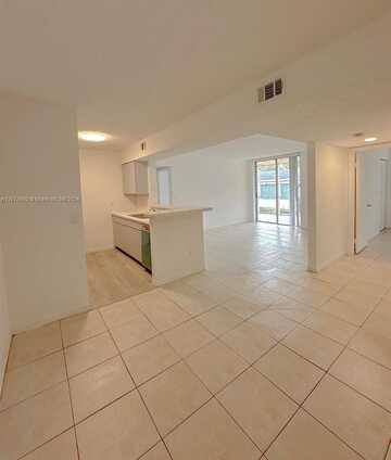 4045 W Mcnab Rd, Pompano Beach, FL 33069