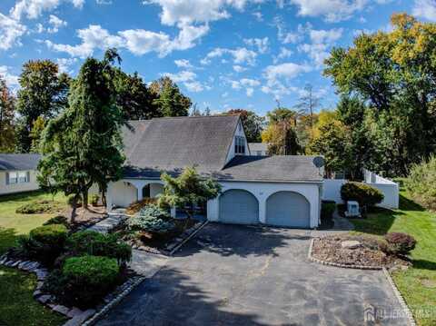 67 Maxwell Lane, Manalapan, NJ 07726