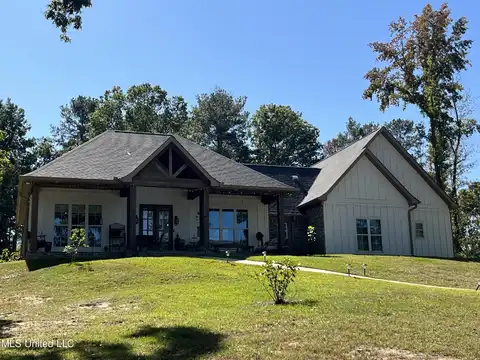 111 Roberts Lane, Florence, MS 39073