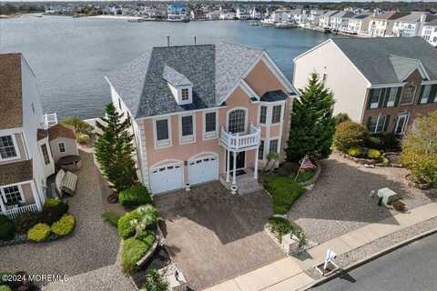 27 Bowsprit Drive, Bayville, NJ 08721