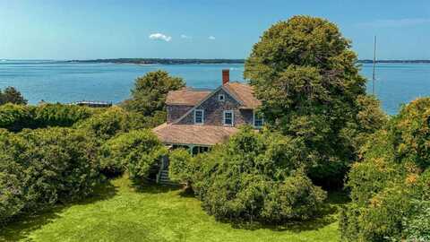 17 Nostrand Parkway, Shelter Island, NY 11964