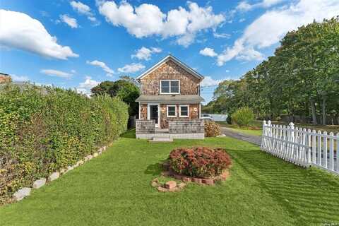 16 Tuttle Avenue, Eastport, NY 11941