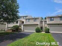 6 Chestnut Lane, Woodbury, NY 11797