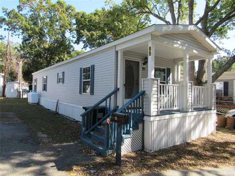 37-95 Hubbard Avenue, Riverhead, NY 11901