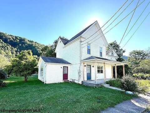 32 Charles Street, Hendricks, WV 26271