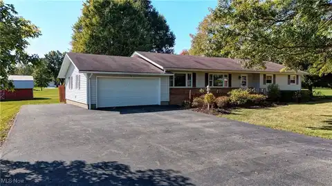 735 E Park Avenue, Columbiana, OH 44408