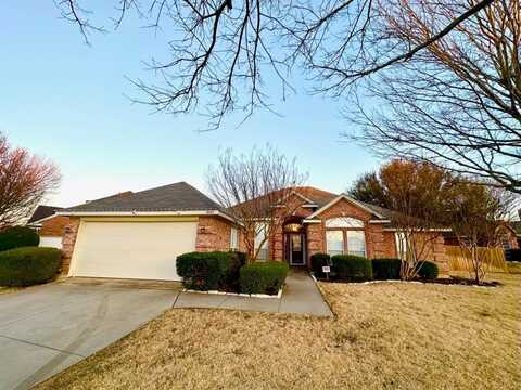 800 W Lonesome Dove Trail, Arlington, TX 76001