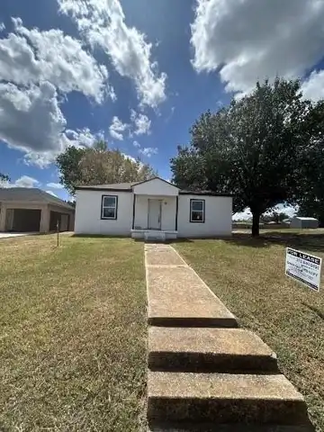 720 E Walker Street, Denison, TX 75021