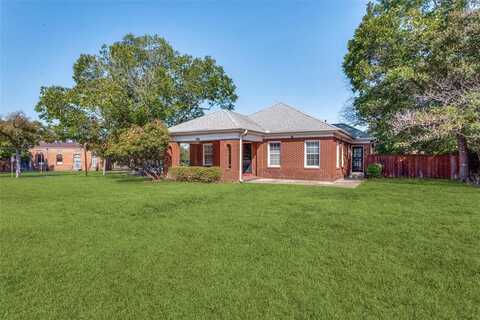 4401 Morris Court, Fort Worth, TX 76103