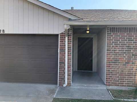 828 NW 19th Street, Moore, OK 73160