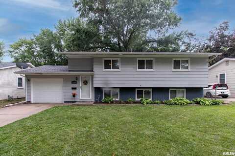 3408 KIMBERLY DOWNS Road, Davenport, IA 52807