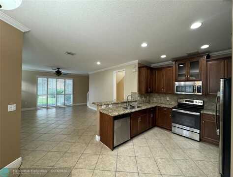 7791 Deercreek Ct, Davie, FL 33328