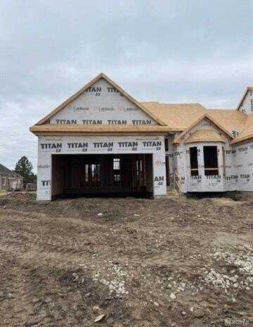 45675 BEAUFORT Drive, Macomb, MI 48044