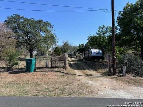 18186 WISDOM RD, Lytle, TX 78052