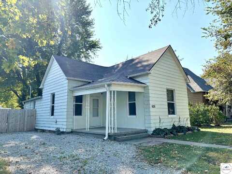 628 E 16th St, Sedalia, MO 65301