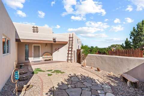 8 Dovela Road, Santa Fe, NM 87508