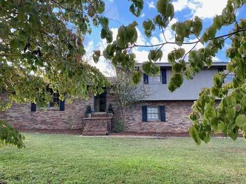 718 Volunteer Dr, Tuscumbia, AL 35674