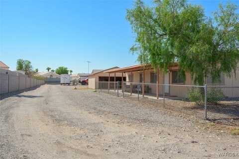 2316 E Riverview Circle, Bullhead City, AZ 86442