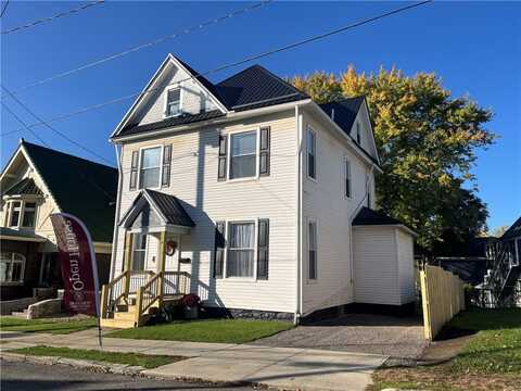 330 1st St, Baden, PA 16001