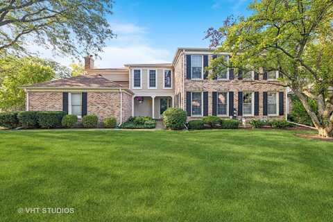 1122 Creekside Drive, Wheaton, IL 60189