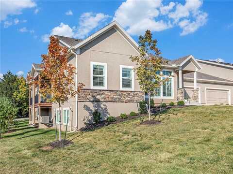 11515 S Bell Court Drive, Olathe, KS 66061