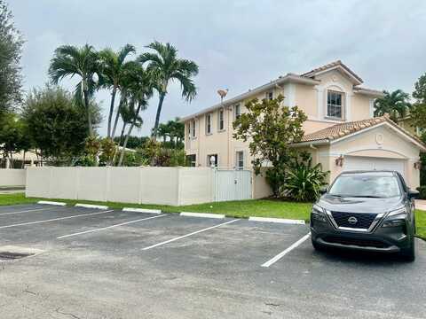 4613 NW 94th Pl, Doral, FL 33178