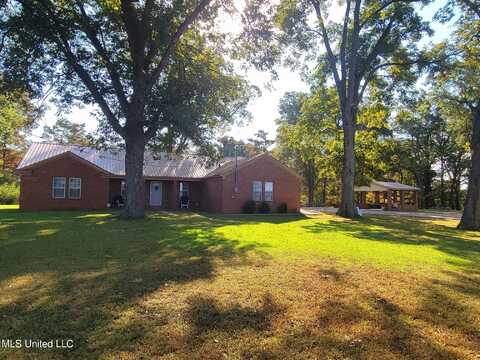 5675 Dubbs Road, Dundee, MS 38626