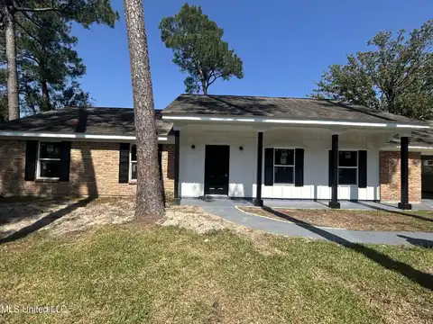 4317 Nottingham Avenue, Pascagoula, MS 39581