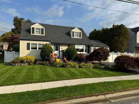 161 N Beech Street, Massapequa, NY 11758