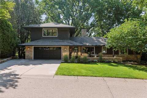 93 Woodland Circle, Edina, MN 55424