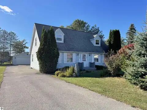 806 S Augres River Drive, Au Gres, MI 48703