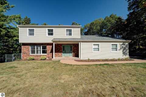 2935 Sherwood Drive, Traverse City, MI 49686