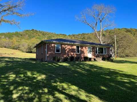 430 Wartrace Hwy, Pleasant Shade, TN 37145