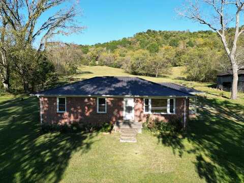 430 Wartrace Hwy, Pleasant Shade, TN 37145