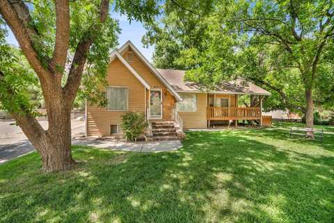 724 Zion Park Blvd, Springdale, UT 84767